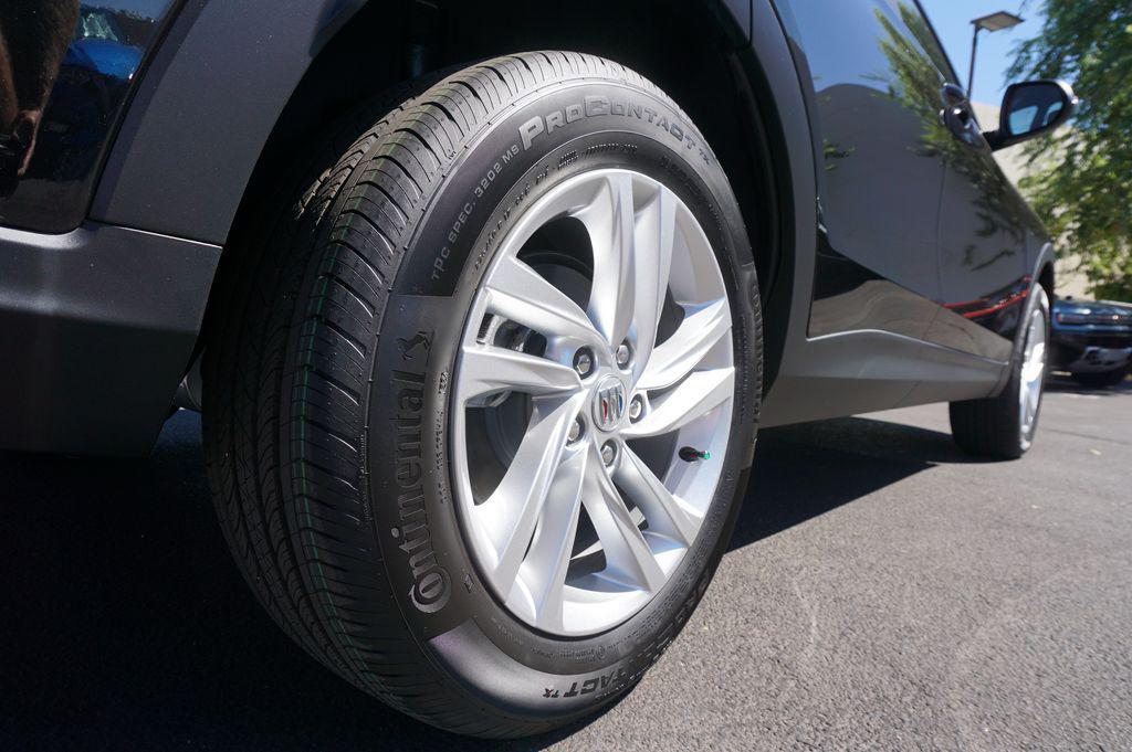 new 2025 Buick Envista car, priced at $21,566