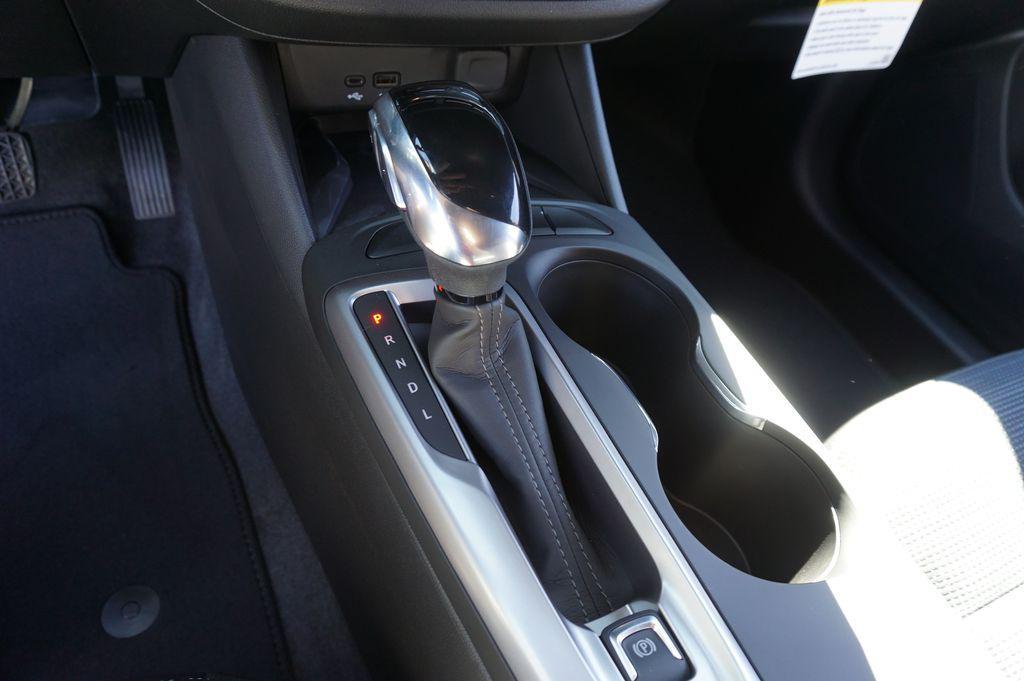 new 2025 Buick Envista car, priced at $21,566