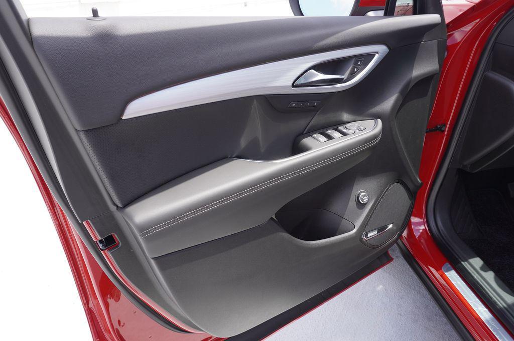 new 2025 Buick Envision car, priced at $41,376