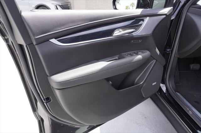 new 2025 Cadillac XT5 car, priced at $54,390