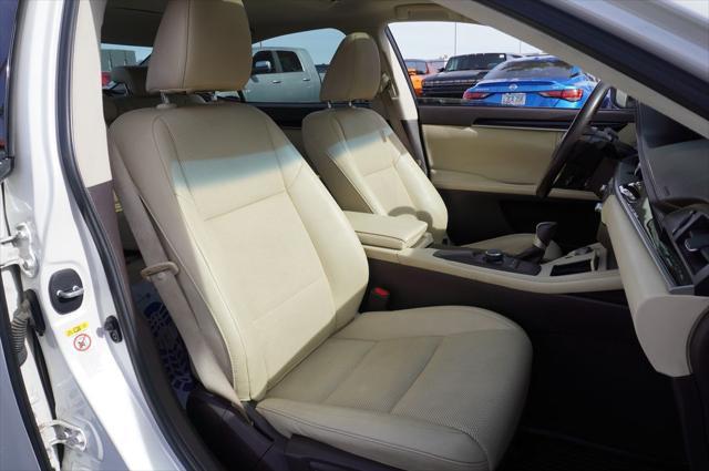 used 2017 Lexus ES 350 car, priced at $18,133