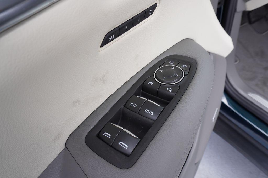 new 2025 Cadillac XT5 car, priced at $54,390