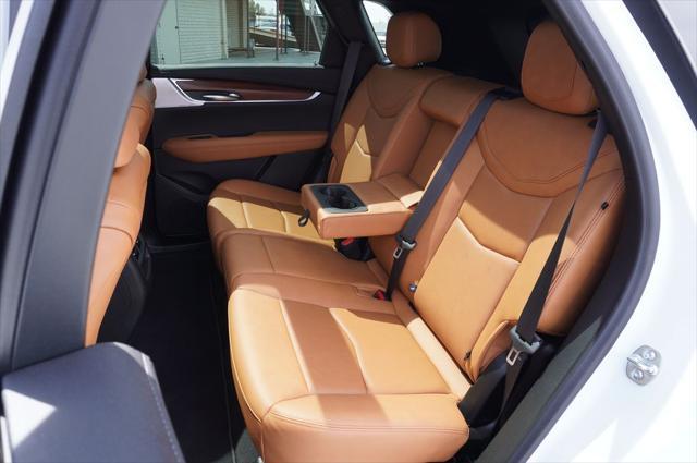 new 2025 Cadillac XT5 car, priced at $52,715