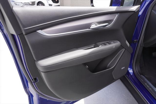 new 2025 Cadillac XT5 car, priced at $44,815