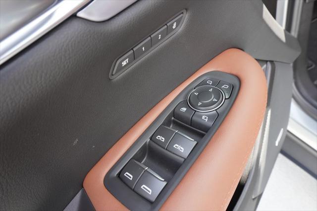 new 2025 Cadillac XT5 car, priced at $60,810