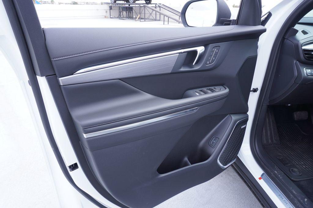 new 2025 Buick Enclave car, priced at $41,620