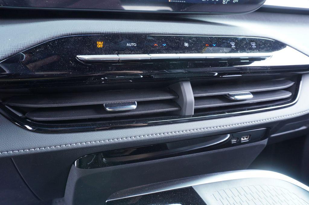 new 2025 Buick Enclave car, priced at $41,620