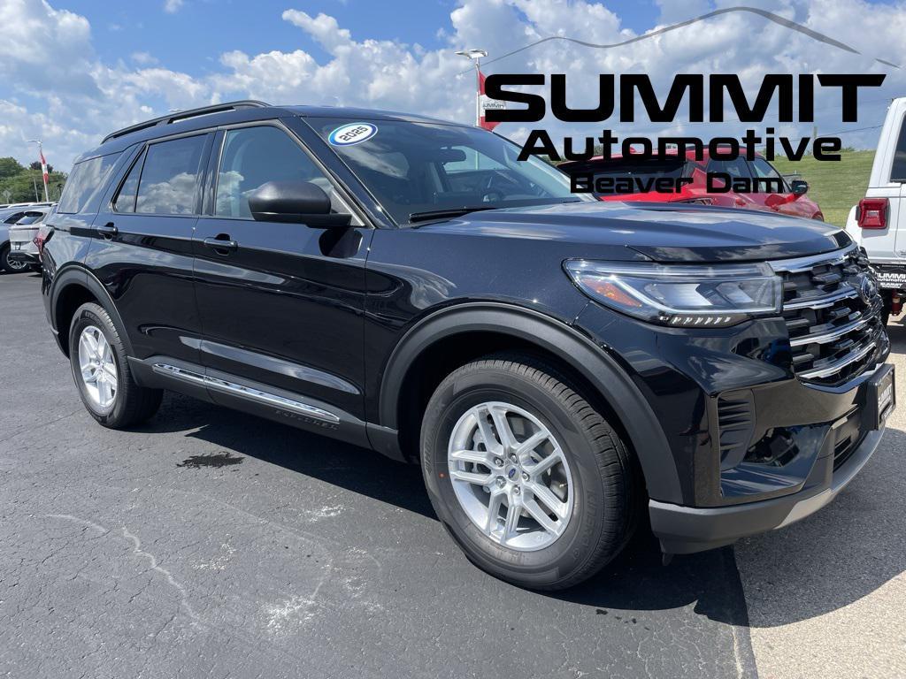 new 2025 Ford Explorer car, priced at $40,312
