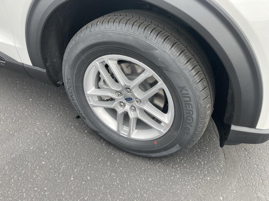 new 2026 Ford Explorer car, priced at $43,028