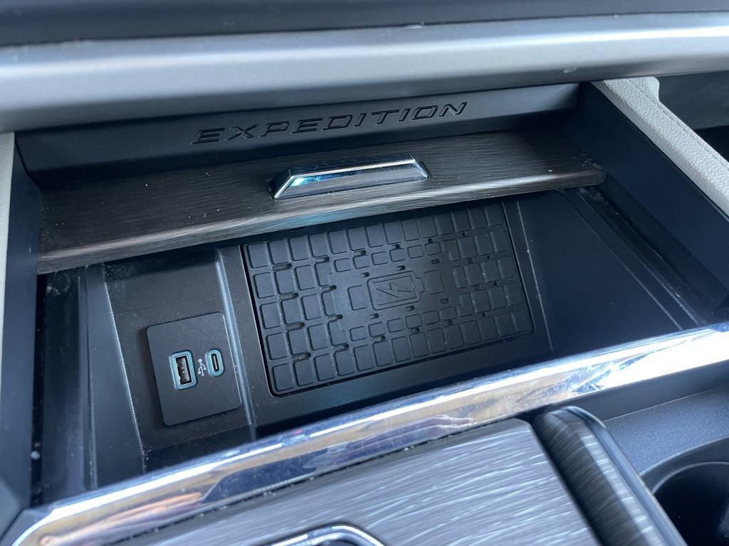 used 2023 Ford Expedition car, priced at $39,999