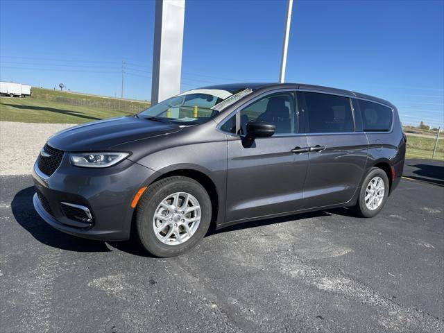 used 2023 Chrysler Pacifica car