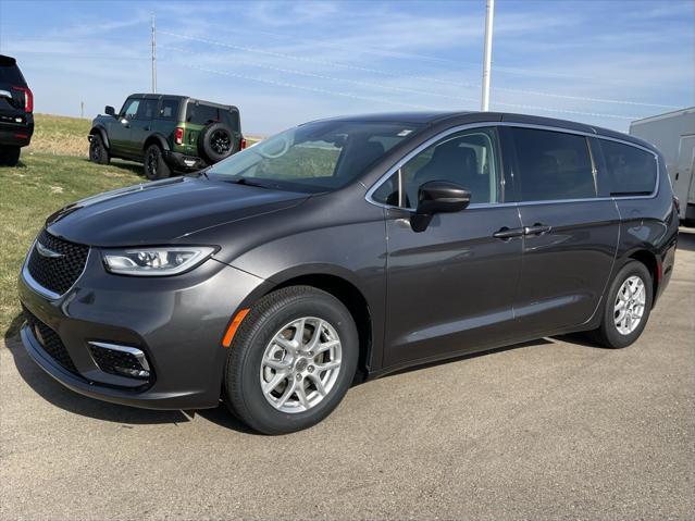 used 2023 Chrysler Pacifica car, priced at $26,999