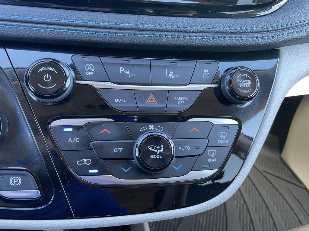 used 2021 Chrysler Pacifica car, priced at $24,999