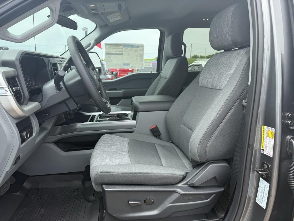 new 2025 Ford F-350 car, priced at $69,944