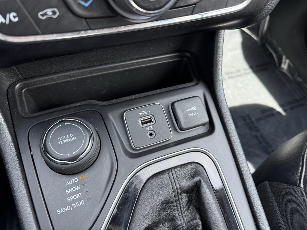 used 2023 Jeep Cherokee car, priced at $22,991