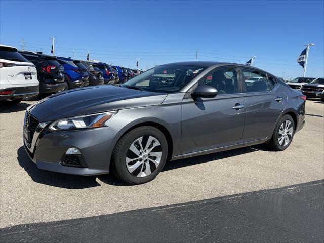 used 2019 Nissan Altima car, priced at $15,999