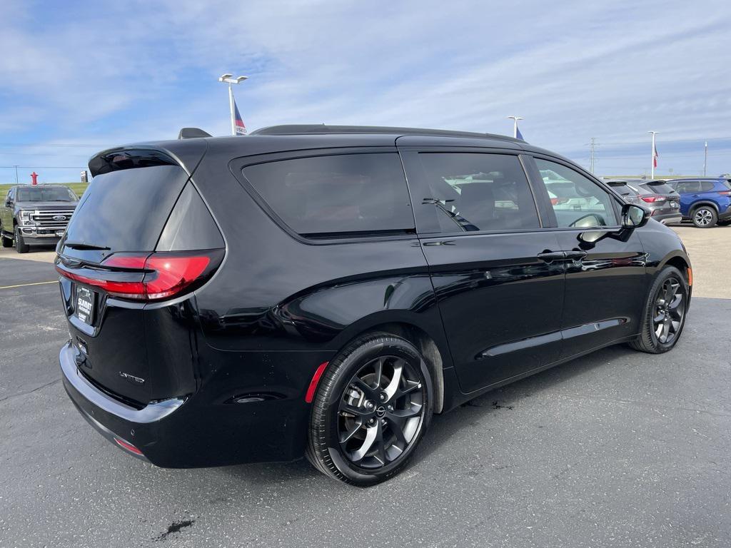 used 2025 Chrysler Pacifica car, priced at $39,999