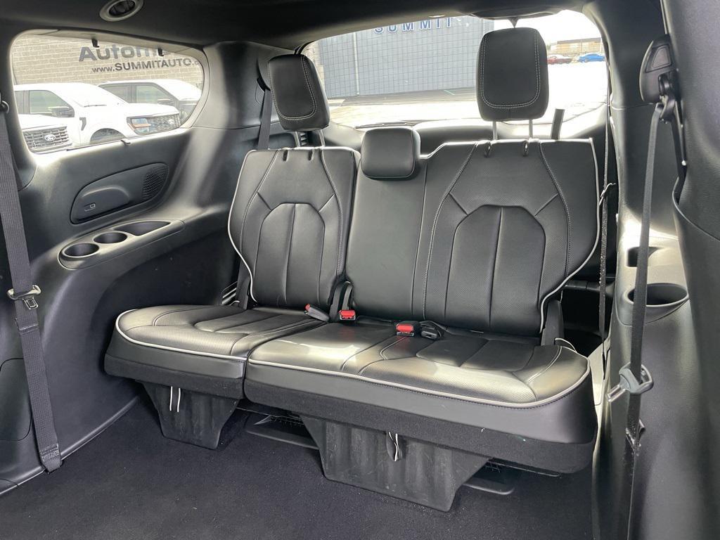 used 2025 Chrysler Pacifica car, priced at $39,999