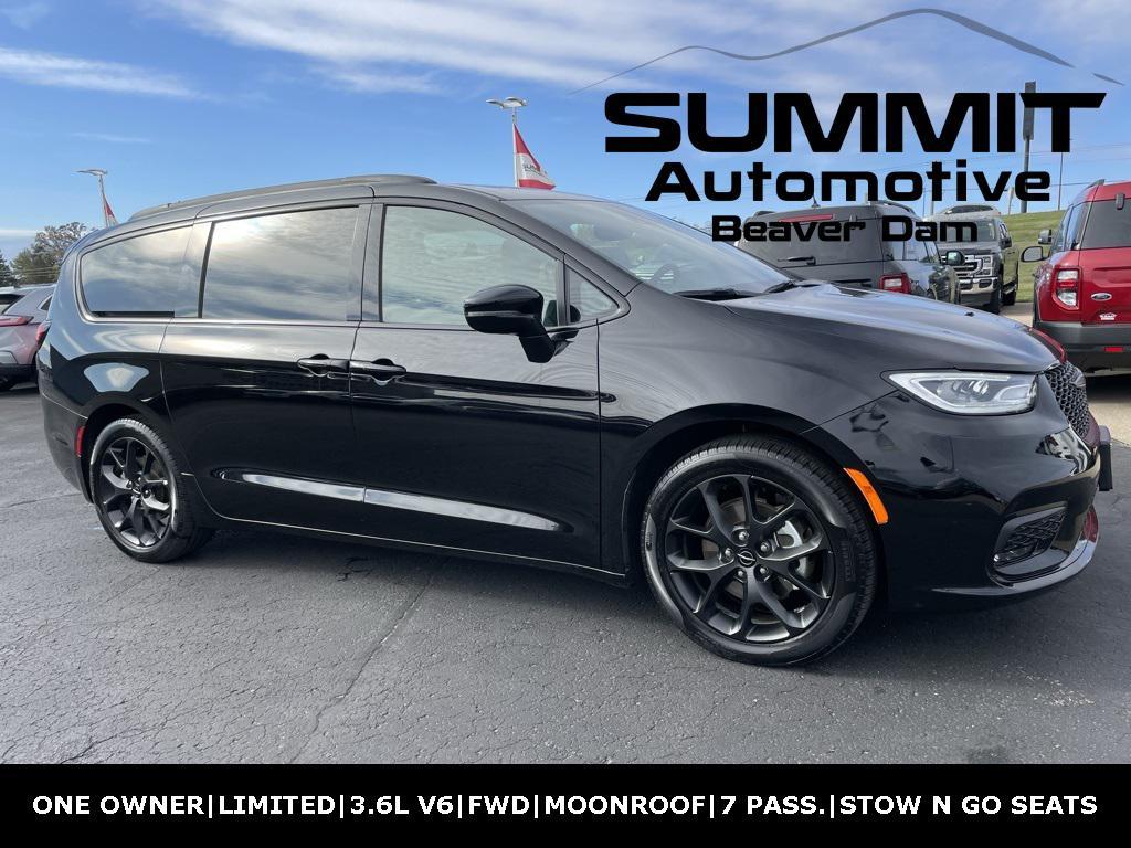 used 2025 Chrysler Pacifica car, priced at $39,999