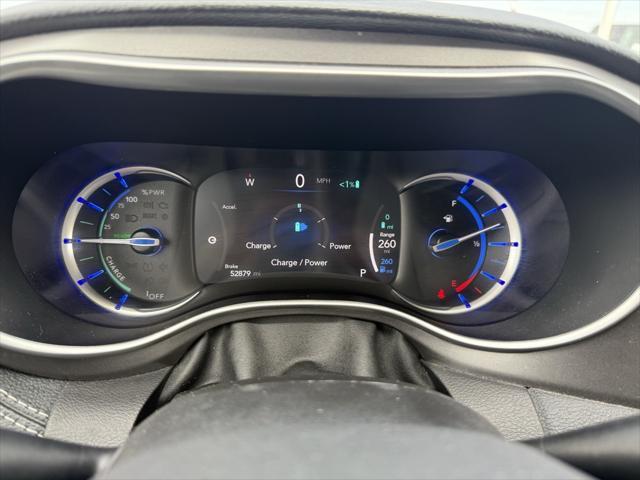 used 2023 Chrysler Pacifica Hybrid car, priced at $25,999