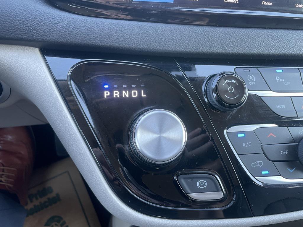 used 2024 Chrysler Pacifica car, priced at $29,999