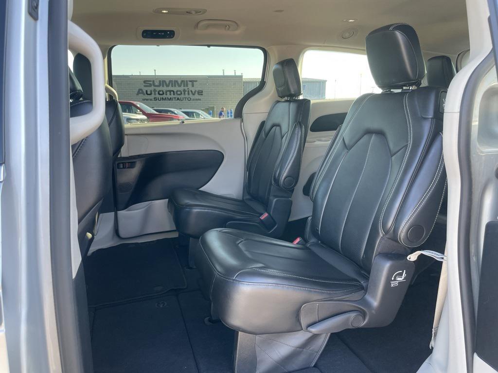 used 2024 Chrysler Pacifica car, priced at $29,999