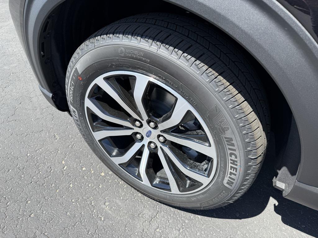 new 2025 Ford Explorer car, priced at $44,000
