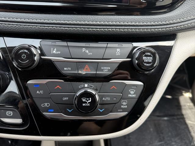 used 2023 Chrysler Pacifica Hybrid car, priced at $25,999