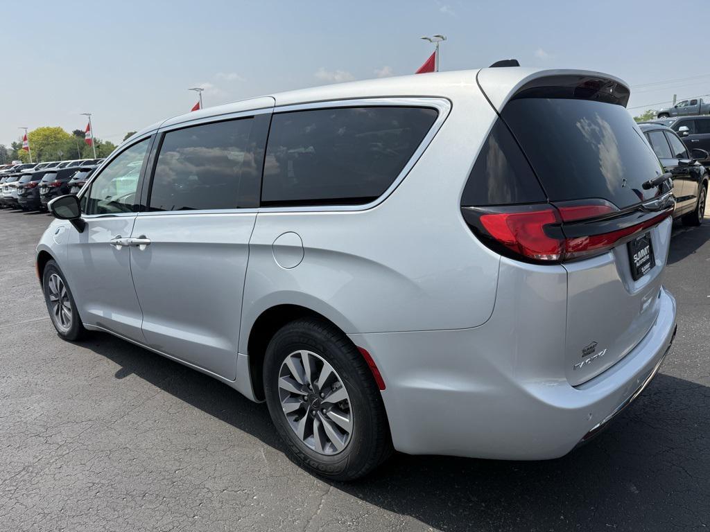 used 2023 Chrysler Pacifica Hybrid car, priced at $24,991