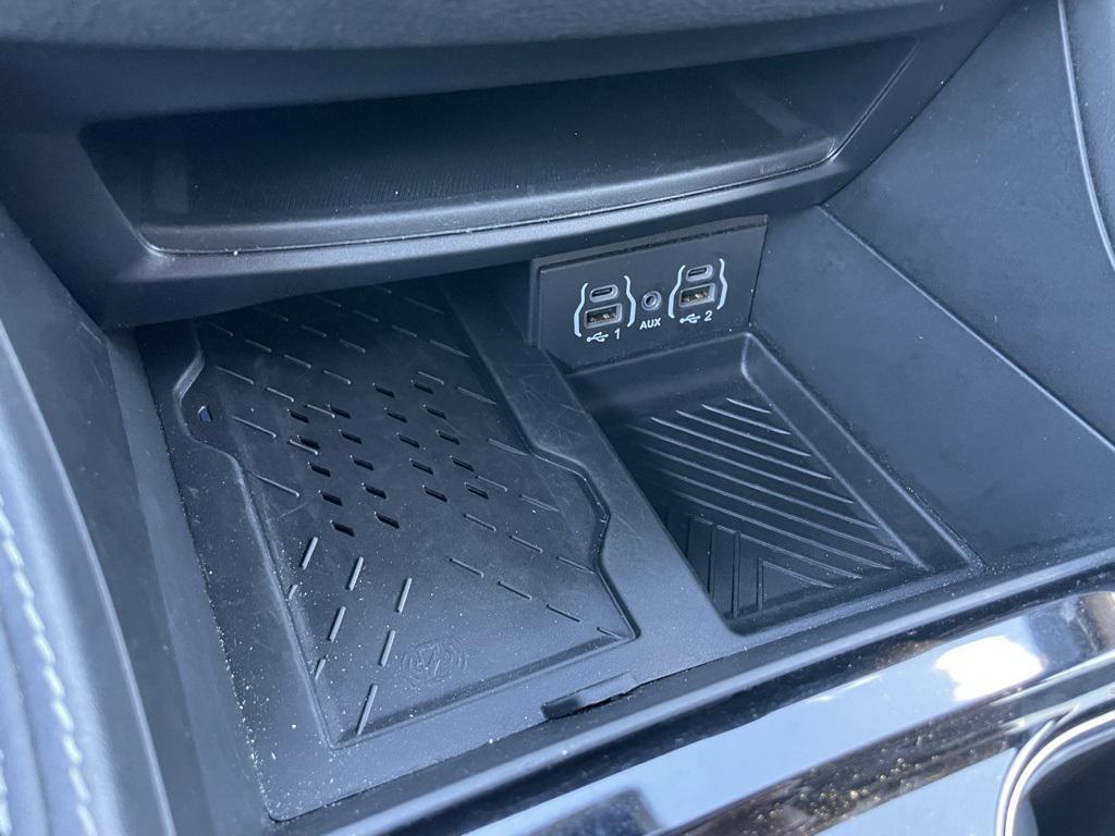 used 2025 Chrysler Pacifica car, priced at $38,999