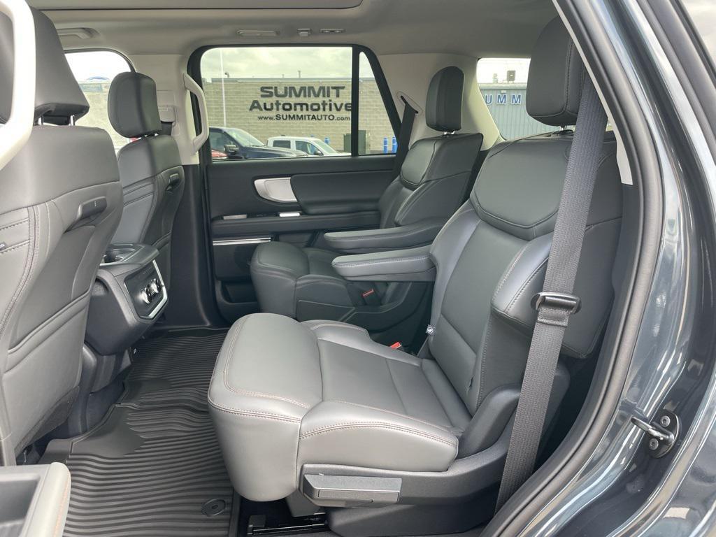 new 2025 Ford Expedition car, priced at $69,272