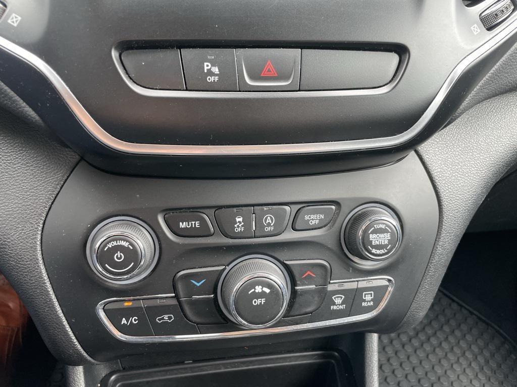 used 2019 Jeep Cherokee car