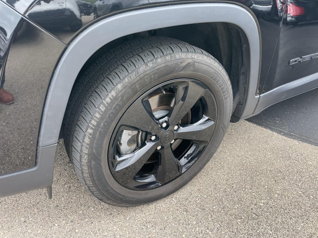 used 2019 Jeep Cherokee car