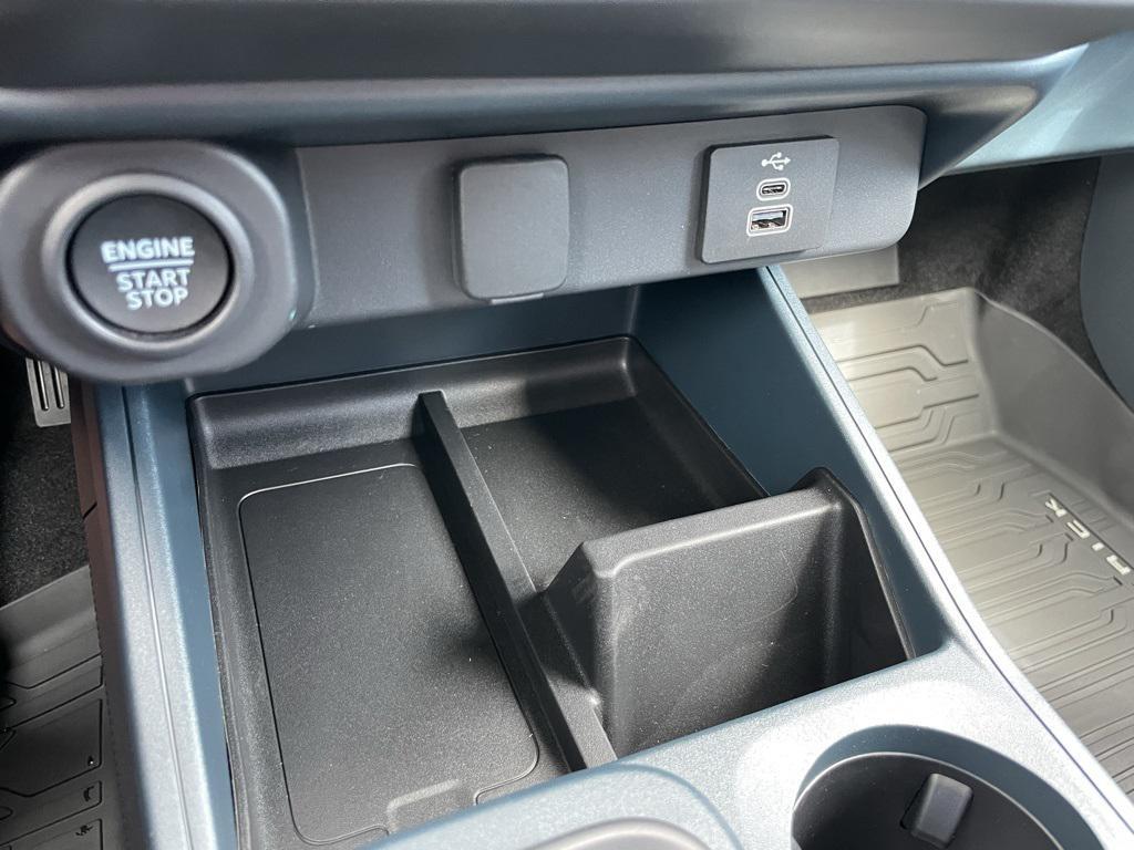 new 2025 Ford Maverick car, priced at $34,990