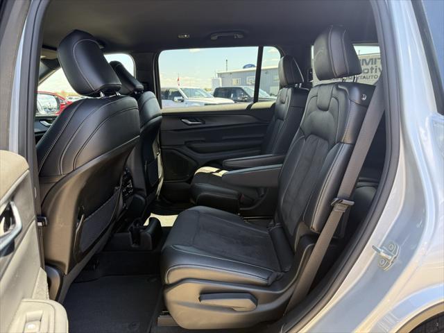 used 2024 Jeep Grand Cherokee L car