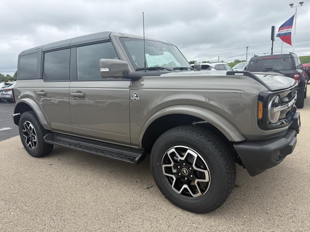 new 2025 Ford Bronco car, priced at $52,007