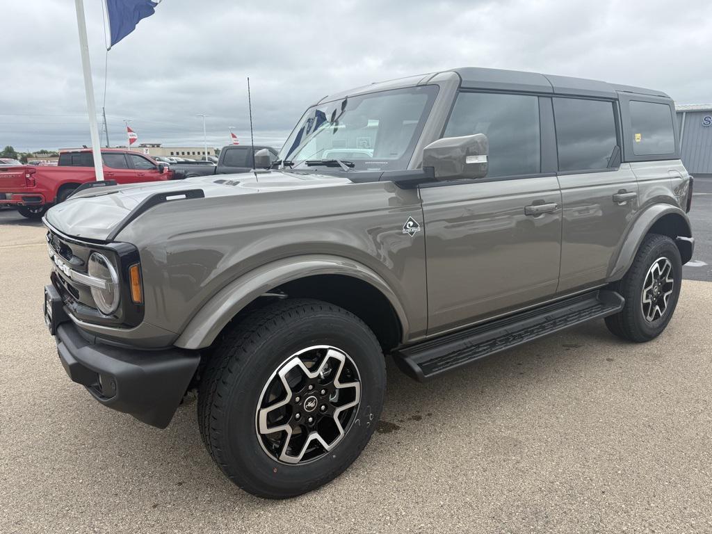 new 2025 Ford Bronco car, priced at $52,007