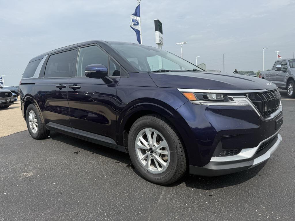 used 2024 Kia Carnival car, priced at $29,993