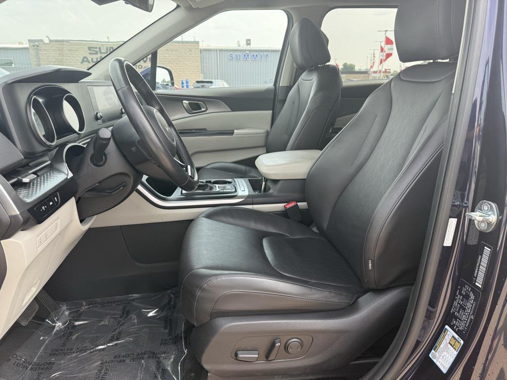 used 2024 Kia Carnival car, priced at $29,993