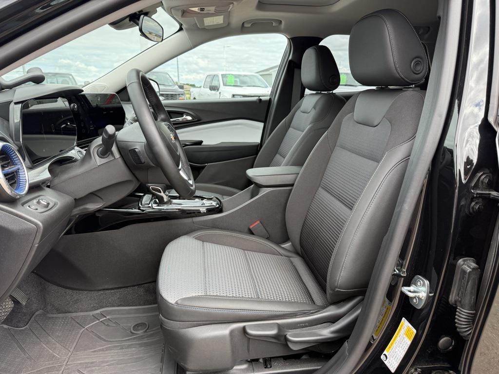 used 2024 Chevrolet Trax car, priced at $20,999