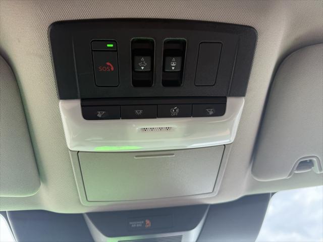used 2022 Nissan Pathfinder car, priced at $34,999