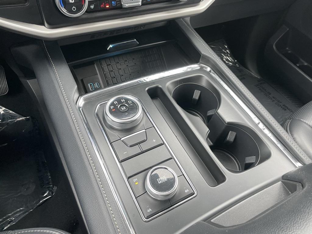 used 2024 Ford Expedition car, priced at $43,999