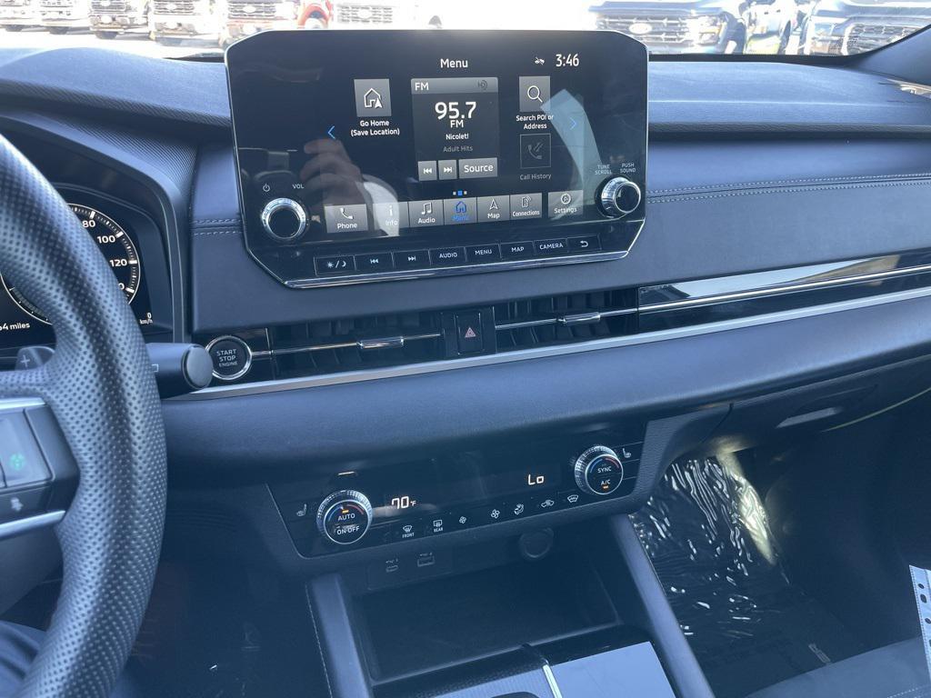 used 2023 Mitsubishi Outlander car, priced at $25,999