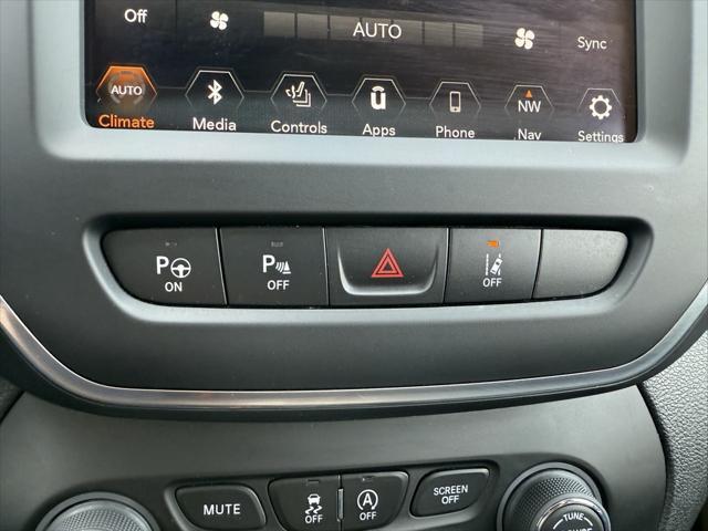 used 2023 Jeep Cherokee car, priced at $23,999