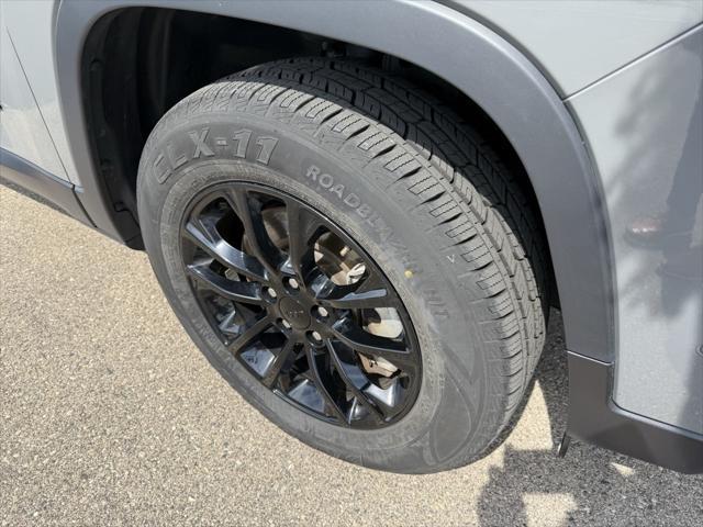 used 2023 Jeep Cherokee car, priced at $23,999