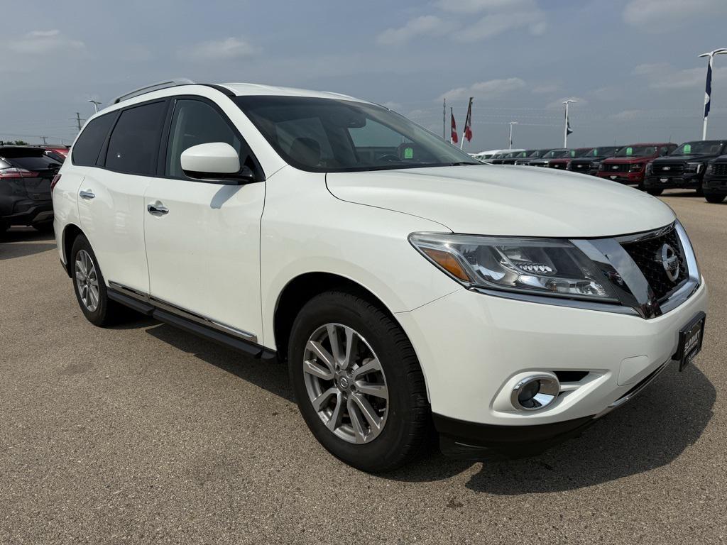 used 2015 Nissan Pathfinder car, priced at $9,999