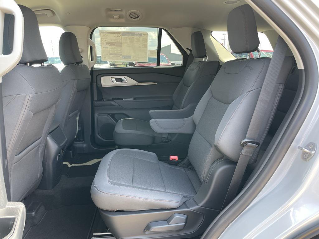 new 2025 Ford Explorer car, priced at $40,294