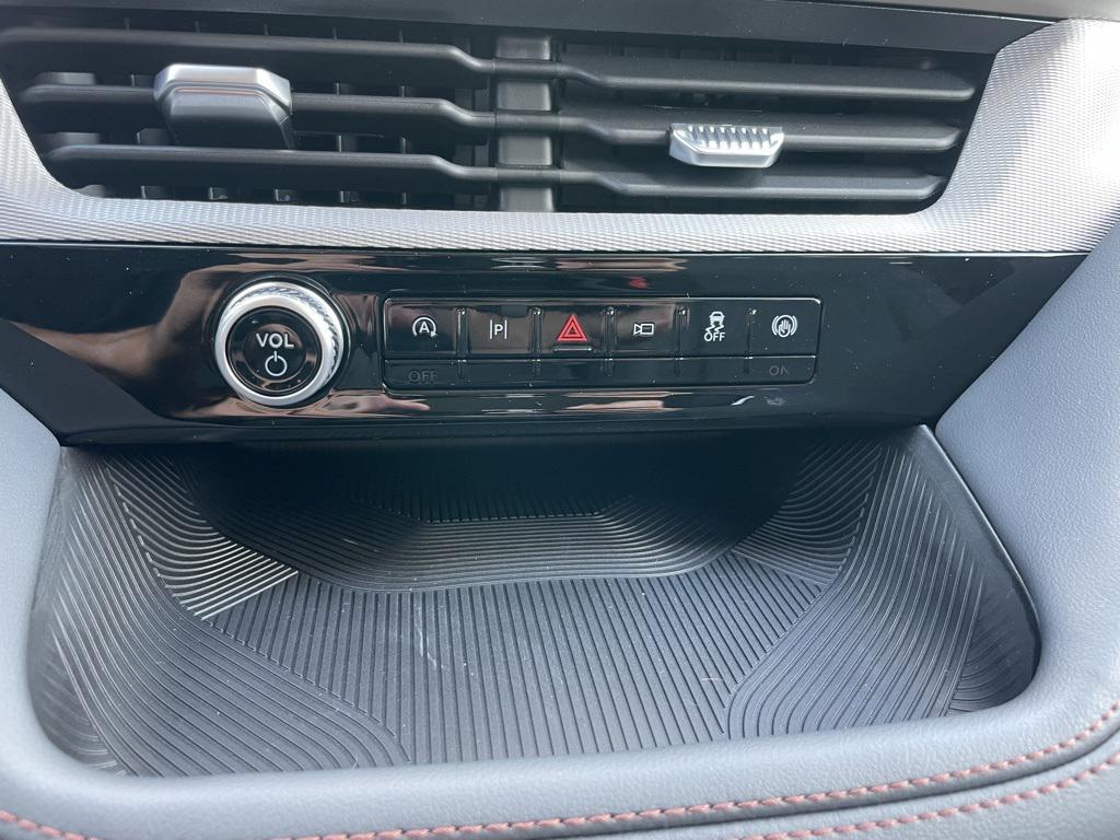 new 2025 Ford Explorer car, priced at $40,294