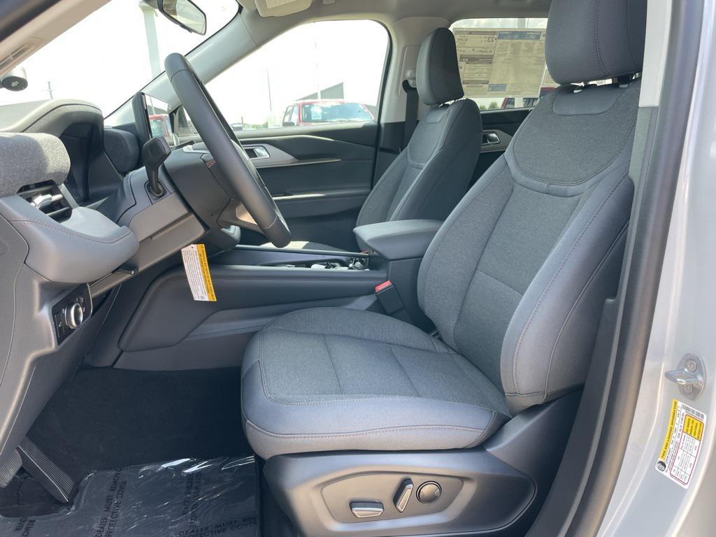 new 2025 Ford Explorer car, priced at $40,294