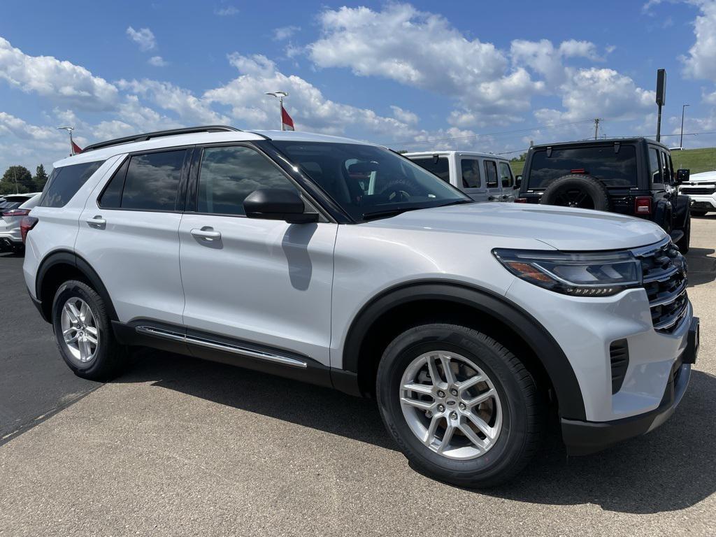 new 2025 Ford Explorer car, priced at $40,294
